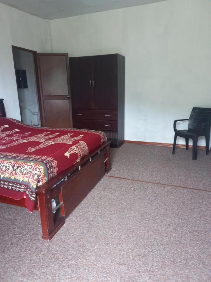 Montano Camping & Hostel Baños Kültér fotó