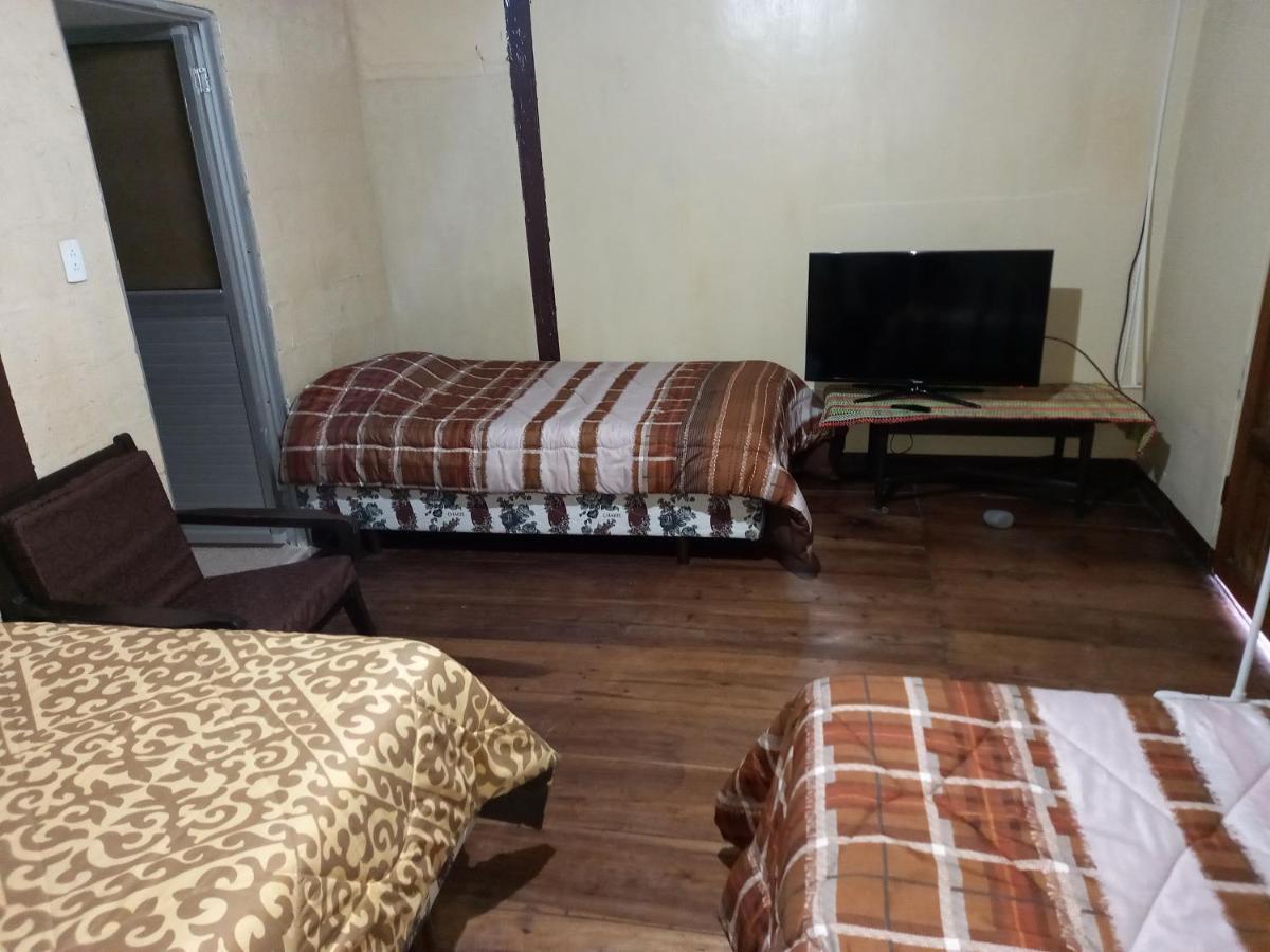 Montano Camping & Hostel Baños Kültér fotó