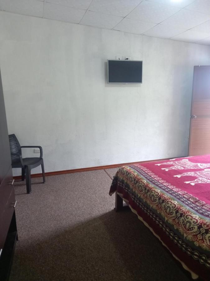 Montano Camping & Hostel Baños Kültér fotó