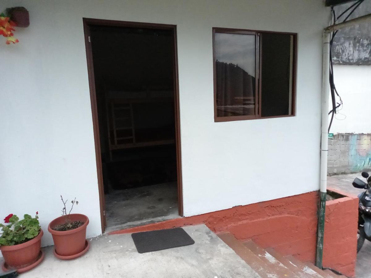 Montano Camping & Hostel Baños Kültér fotó