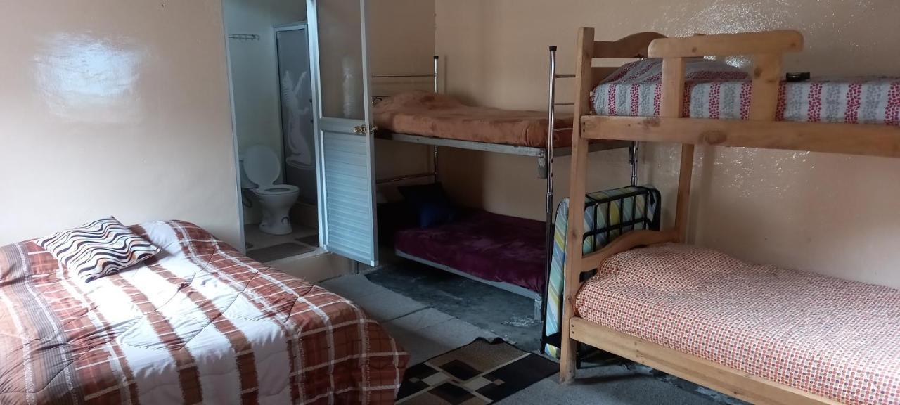 Montano Camping & Hostel Baños Kültér fotó