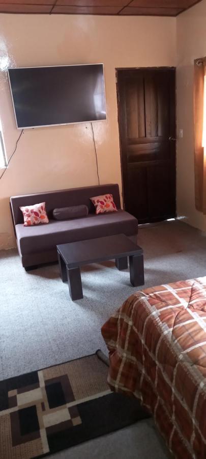 Montano Camping & Hostel Baños Kültér fotó