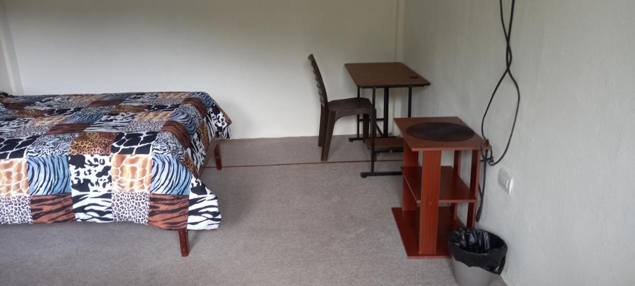 Montano Camping & Hostel Baños Kültér fotó