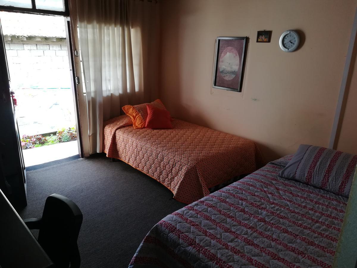 Montano Camping & Hostel Baños Kültér fotó