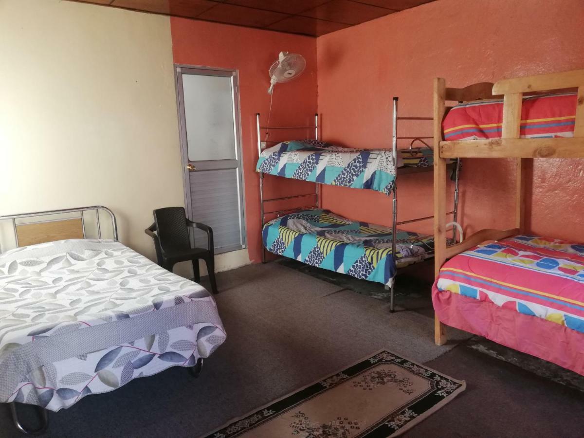 Montano Camping & Hostel Baños Kültér fotó
