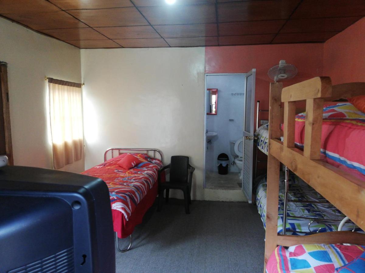Montano Camping & Hostel Baños Kültér fotó