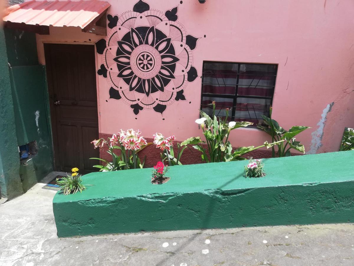 Montano Camping & Hostel Baños Kültér fotó