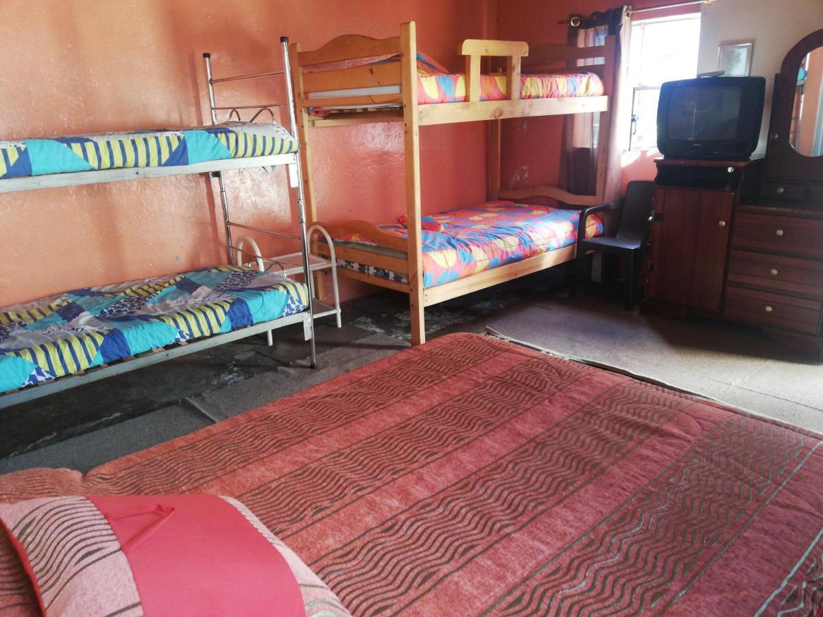 Montano Camping & Hostel Baños Kültér fotó